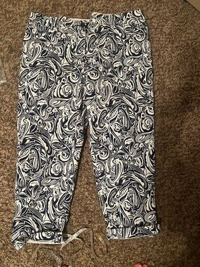 Talbots Navy and White Swirl Capri Pants